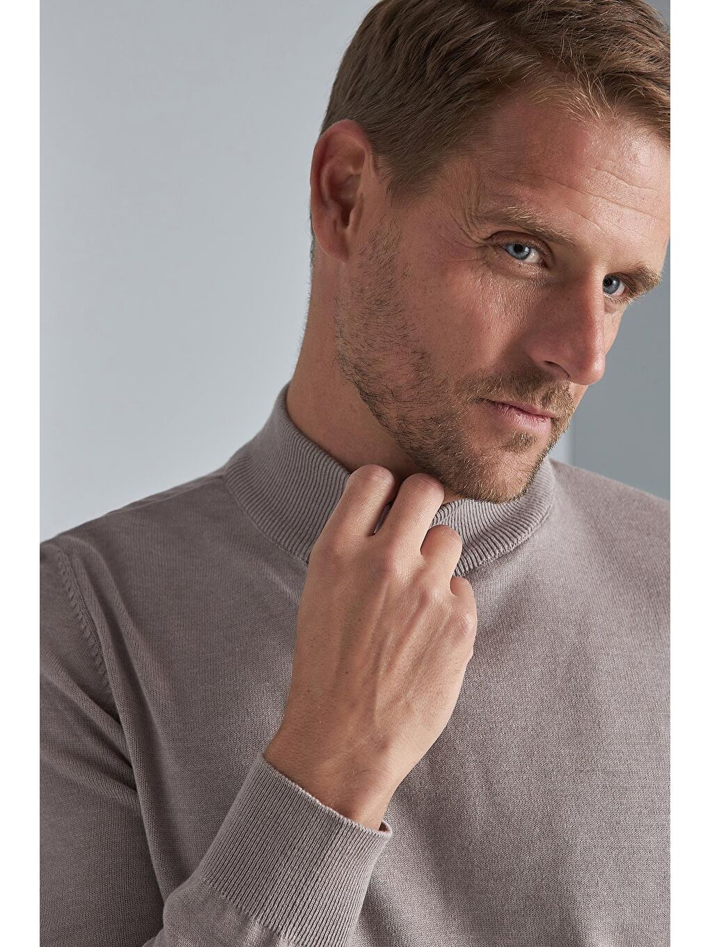 Bej Dar Kalıp Yarım Balıkçı Düz Uzun Kollu Triko-1