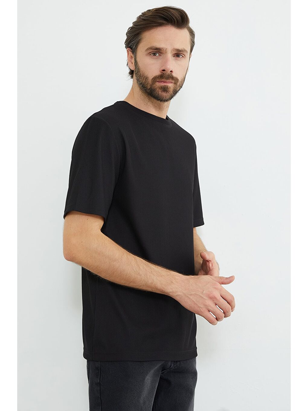 Siyah Fitilli Bisiklet Yaka Tişört