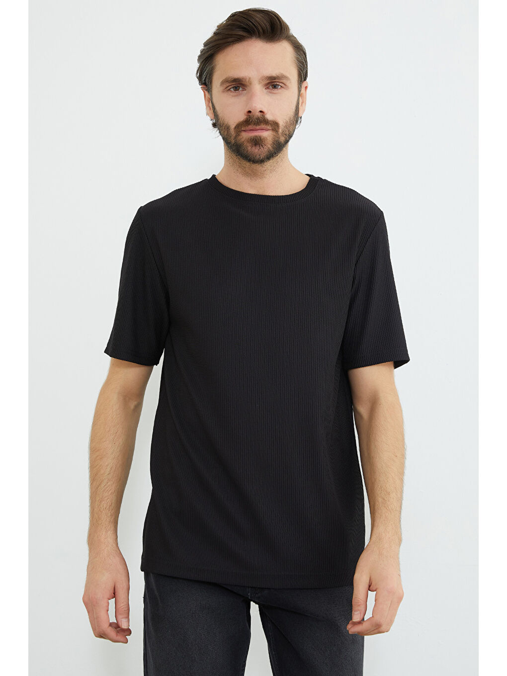 Siyah Fitilli Bisiklet Yaka Tişört-1