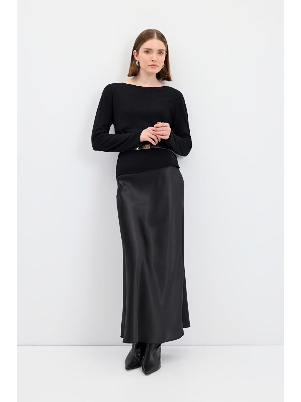 Uzun Kalem Saten Etek Siyah