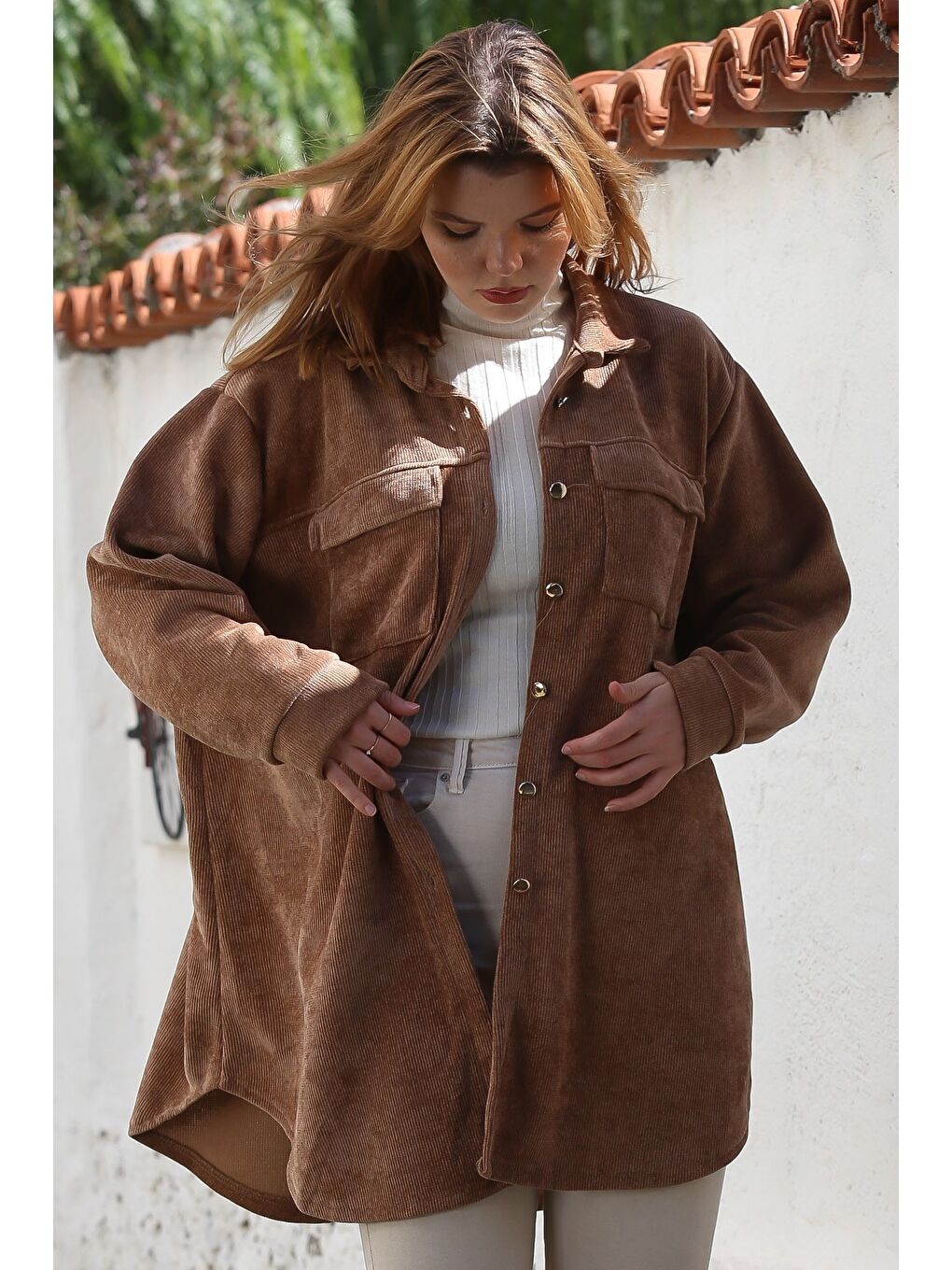 İtalyan Kahverengi Gömlek Yaka Uzun Kol Çift Kapaklı Cepli Casual Kadife Uzun Dokuma Gömlek 85 75-2