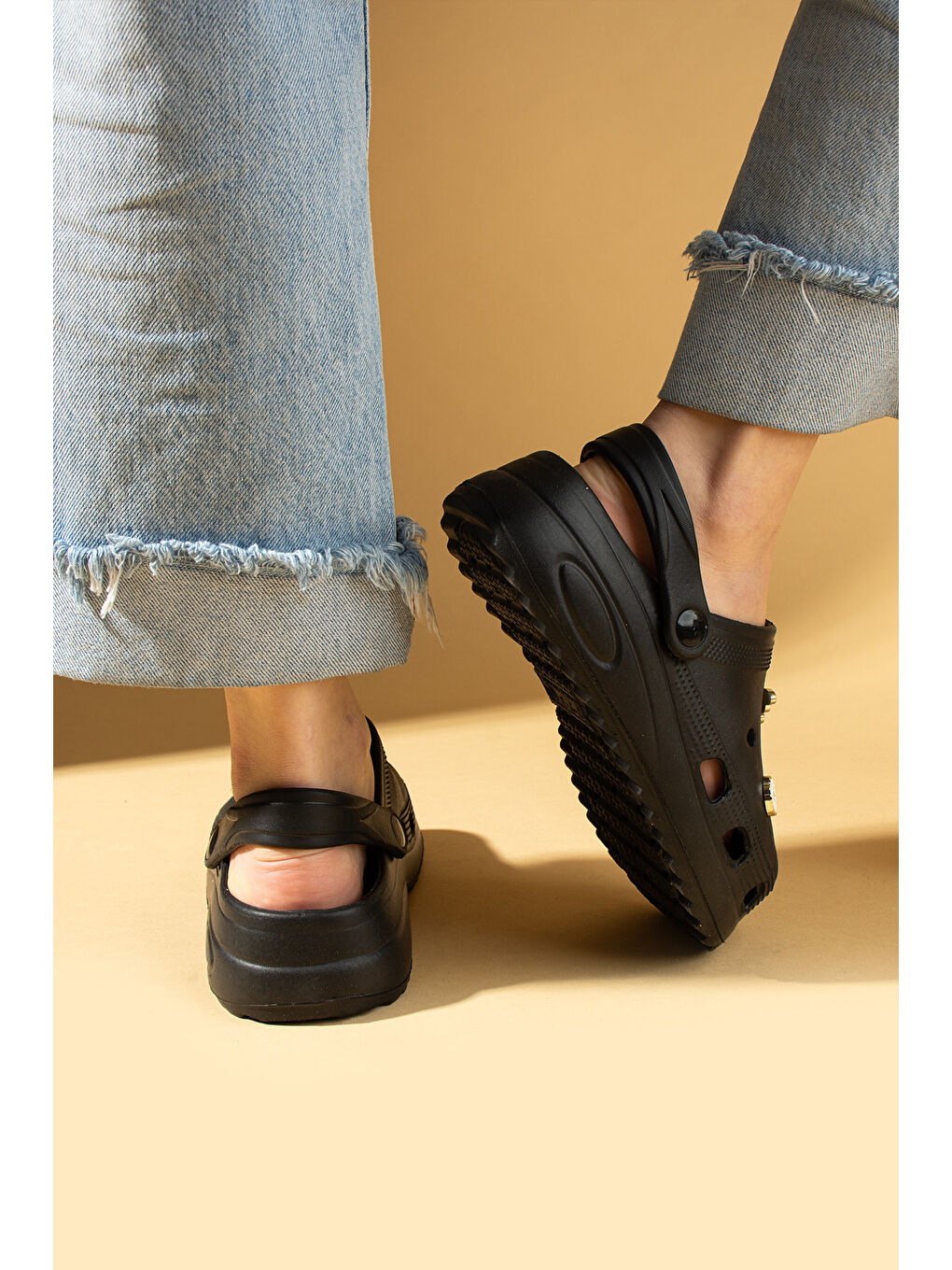 Siyah Toka Detaylı Rahat Yüksek Taban Kadın Eva Sandalet DNZ230-25-2