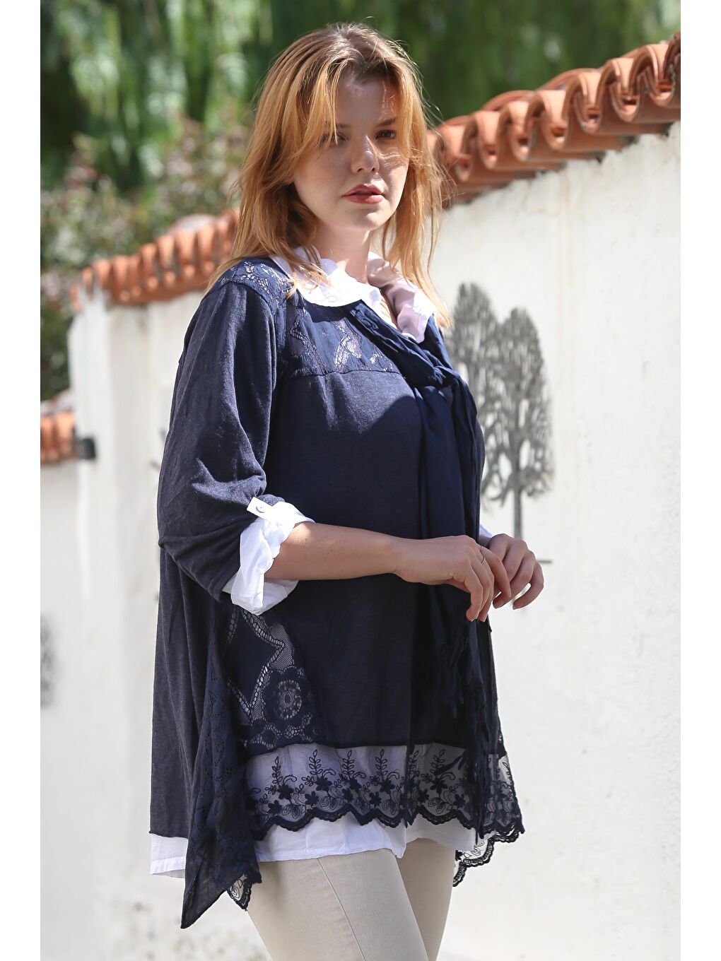 İtalyan Lacivert-Beyaz Gömlek Yaka Düğmeli Uzun Kollu Üçlü Set Fularlı Dantel Dokuma Bluz 68 65-4