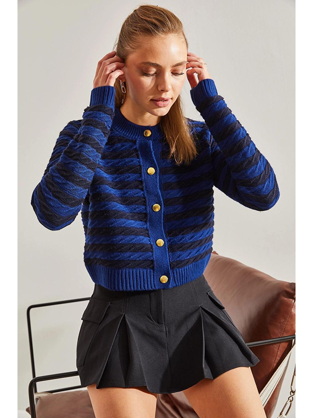 Lacivert Kadın Düğmeli Yan Saç Örgülü Çizgili Triko Hırka-1