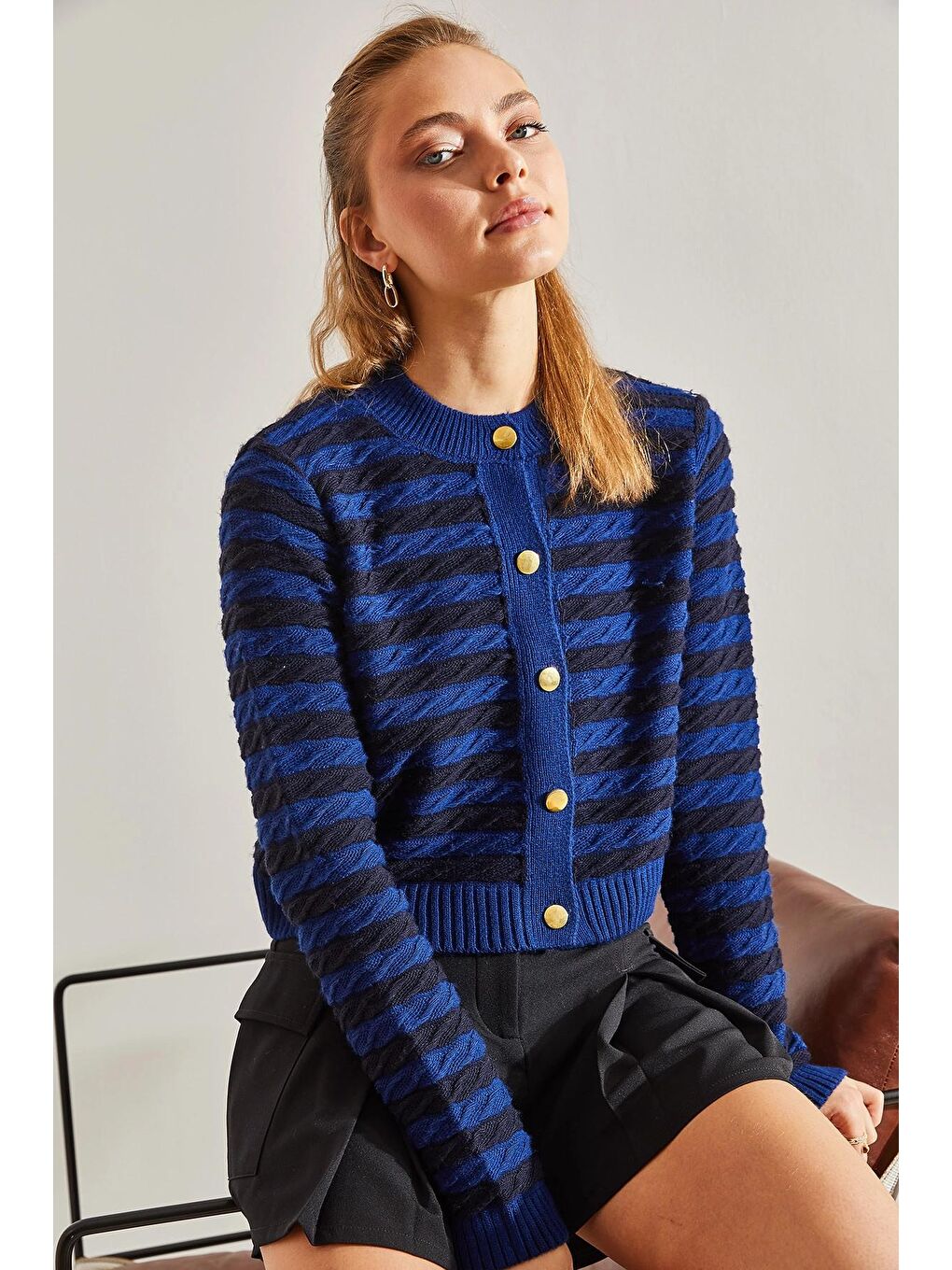 Lacivert Kadın Düğmeli Yan Saç Örgülü Çizgili Triko Hırka-3