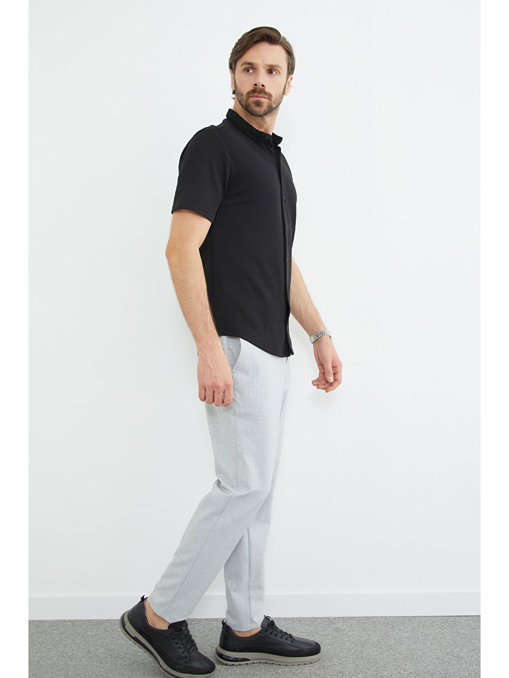 Siyah Fitilli Düğmeli Kısa Kol Gömlek-3