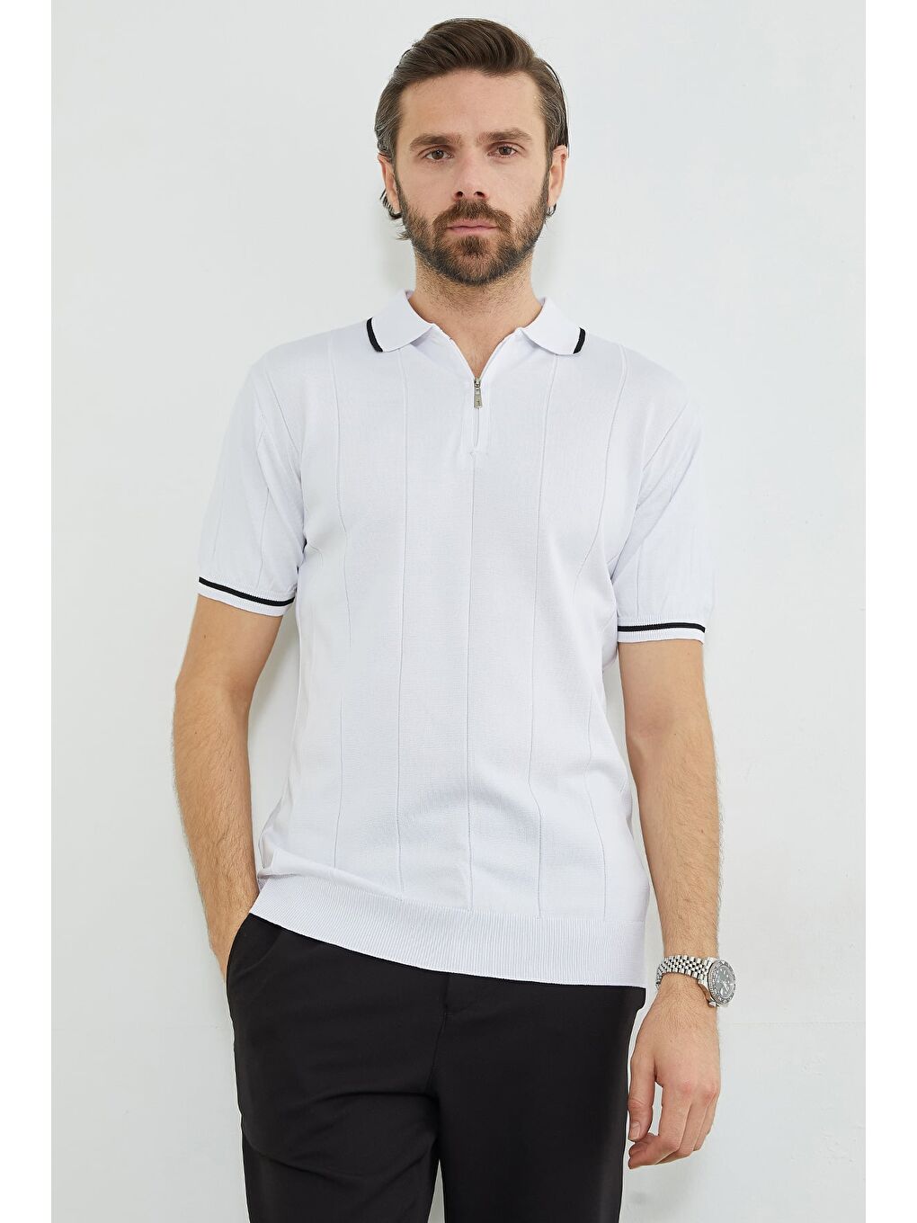 Beyaz Yarım Fermuarlı Çizgili Triko Tişört