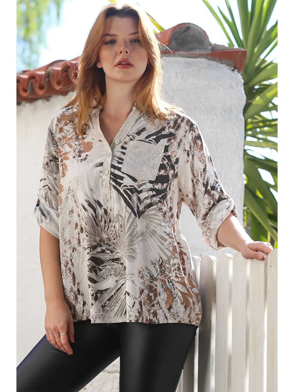 İtalyan Bej Hakim Yaka Düğmeli Uzun Kollu Pullu Cepli Baskılı Arkası Uzun Dokuma Bluz 70 63