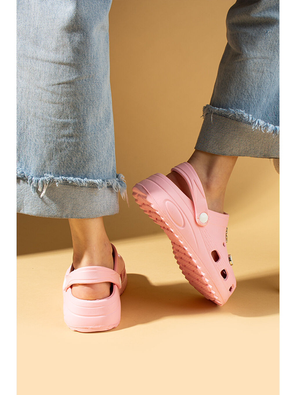 Pembe Toka Detaylı Rahat Yüksek Taban Kadın Eva Sandalet DNZ230-25-2