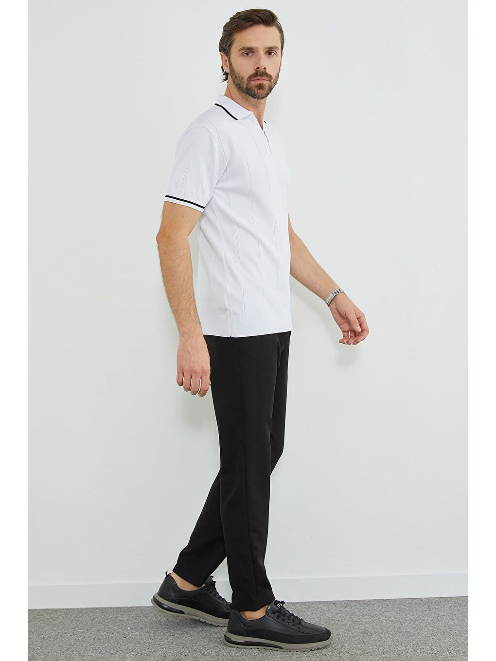 Beyaz Yarım Fermuarlı Çizgili Triko Tişört-4