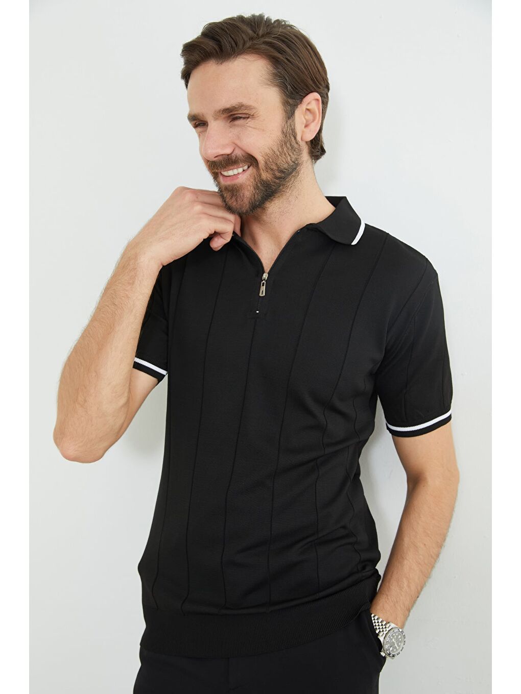 Siyah Yarım Fermuarlı Çizgili Triko Tişört