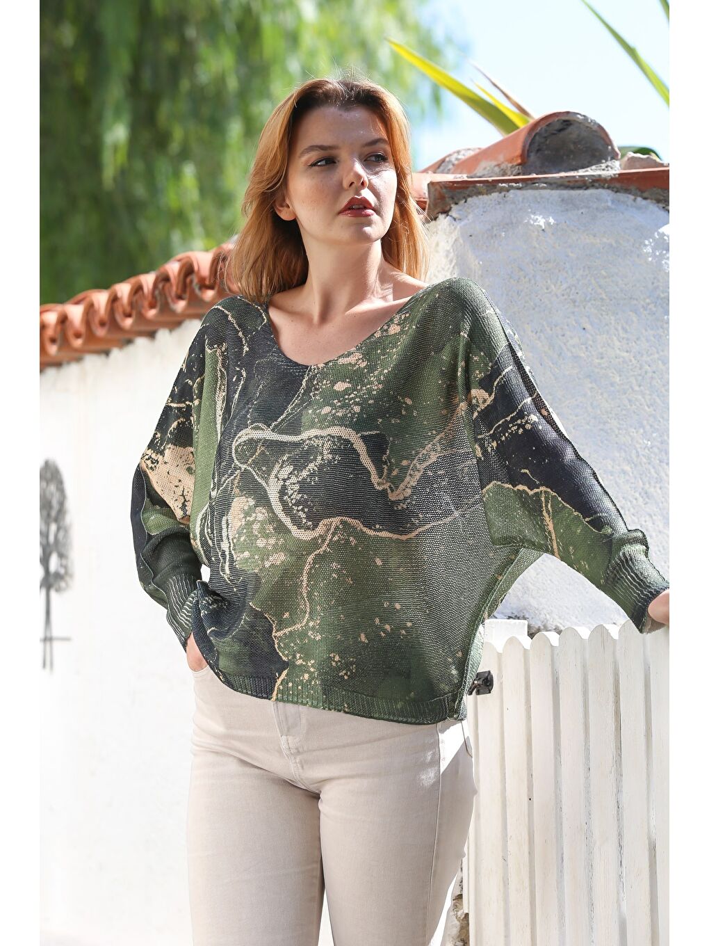 İtalyan Koyu Yeşil V Yaka Yarasa Kol Dijital Baskılı Casual Triko Bluz 65 70-2