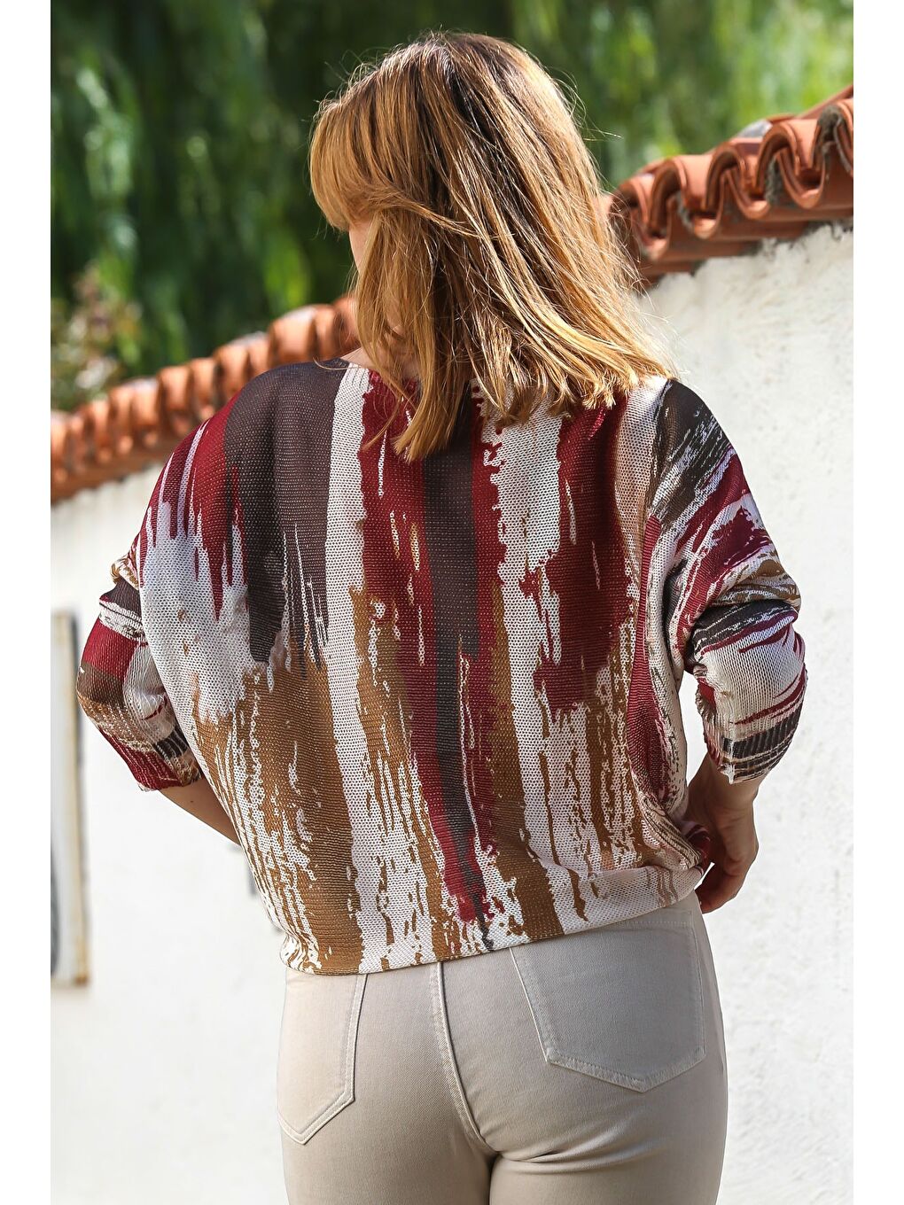 İtalyan Kahve-Beyaz Kayık Yaka Yarasa Kol Dijital Baskılı Casual Triko Bluz 65 70-6