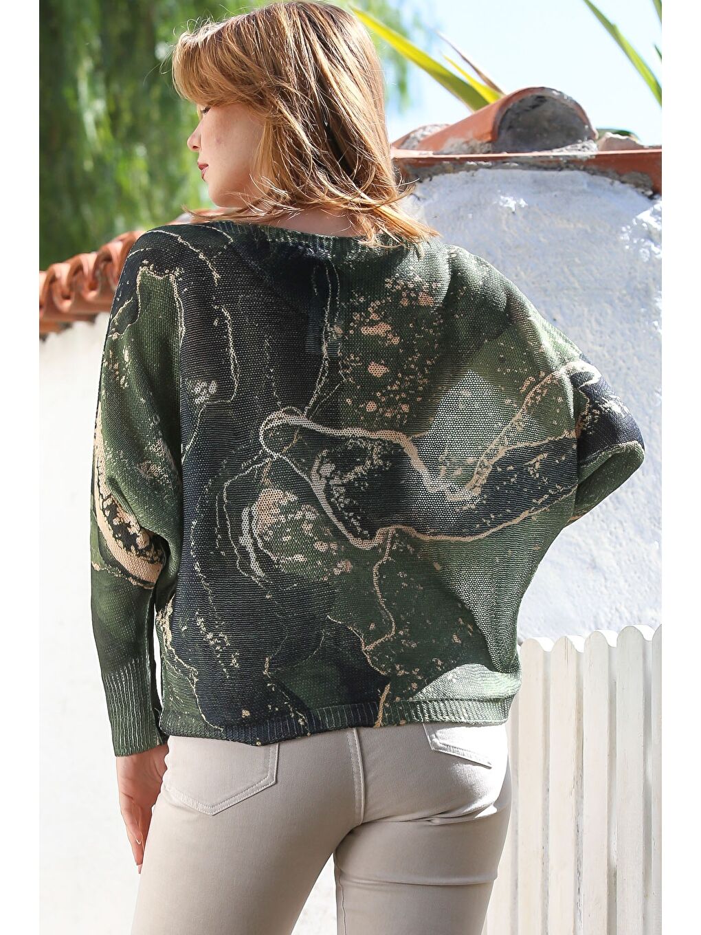 İtalyan Koyu Yeşil V Yaka Yarasa Kol Dijital Baskılı Casual Triko Bluz 65 70-5