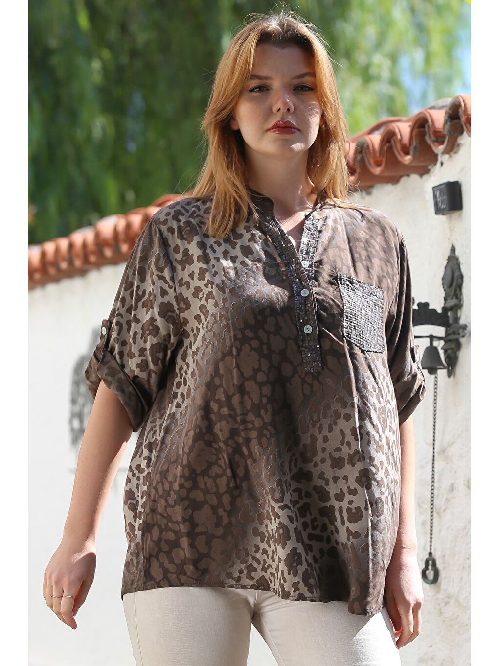 İtalyan Kahverengi Hakim Yaka Düğmeli Uzun Kollu Leopar Desenli Cepli Arkası Uzun Dokuma Bluz 72 65-4