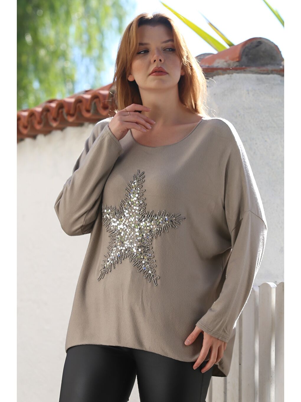 Bej İtalyan Vizon Havuz Yaka Uzun Kol Yıldız Aplikeli Casual Yumoş Triko Bluz 72 65-2