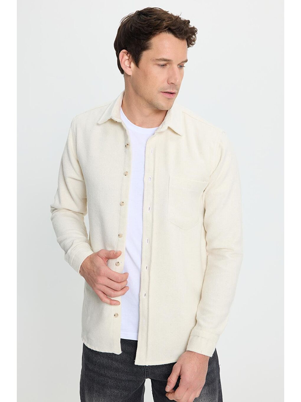 Erkek Regular Fit Klasik Kesim Düz Cepli Ekru Oduncu Gömlek-4