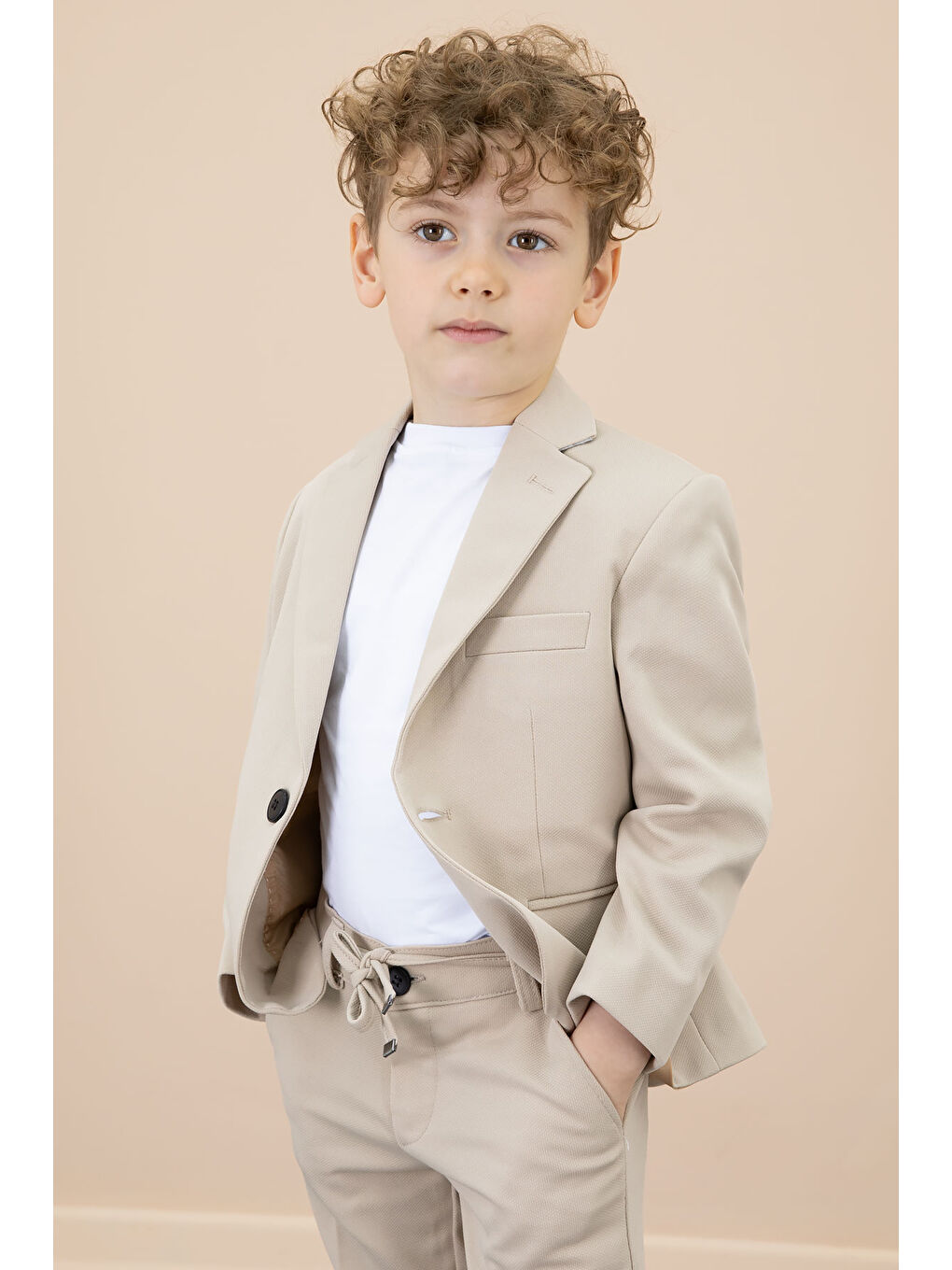 Bej Düğmeli Ceketli Basic Tişörtlü Erkek Çocuk Pantolonlu 3lü Takım Elbise 20721-1