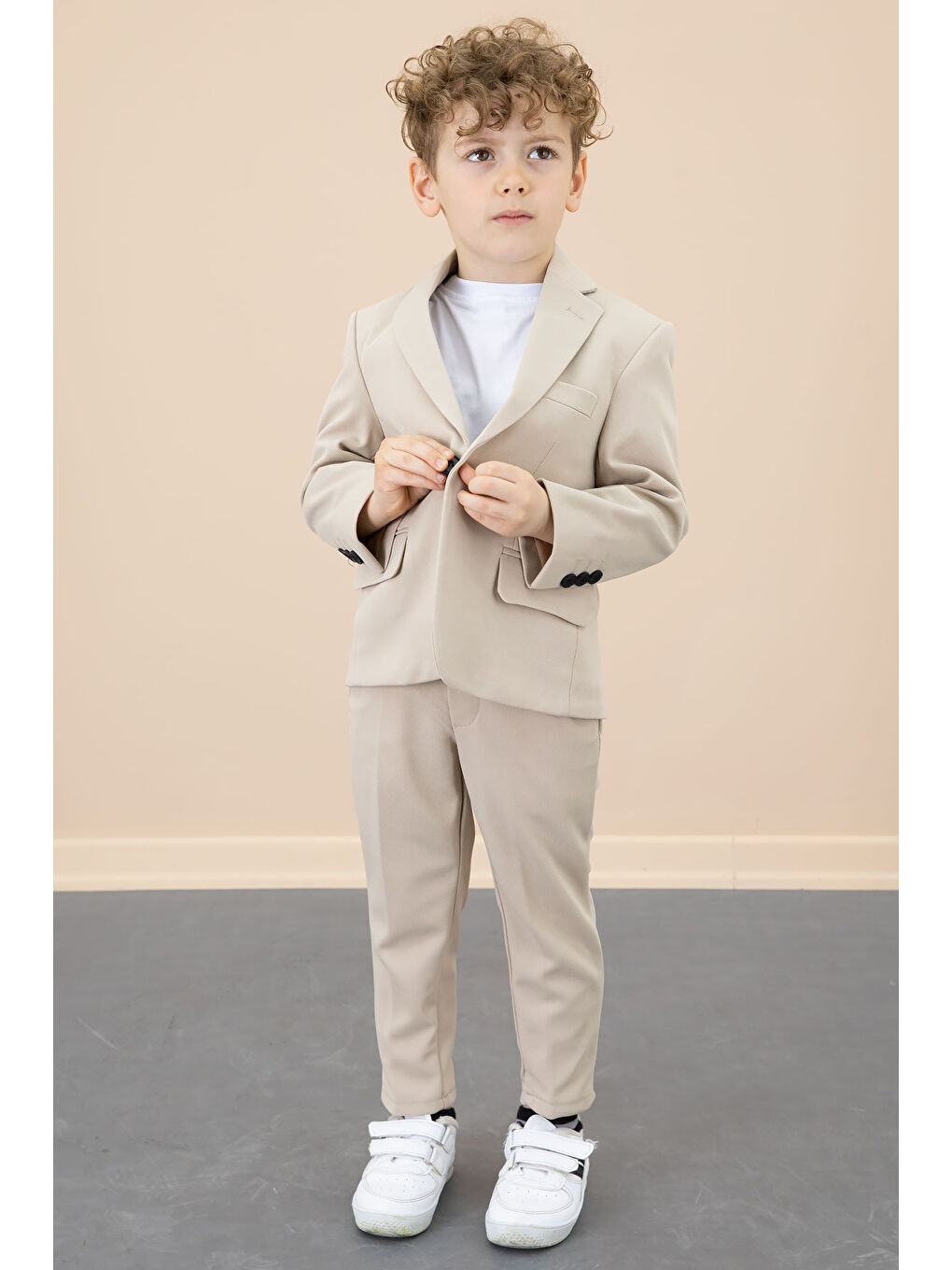 Bej Düğmeli Ceketli Basic Tişörtlü Erkek Çocuk Pantolonlu 3lü Takım Elbise 20721-2
