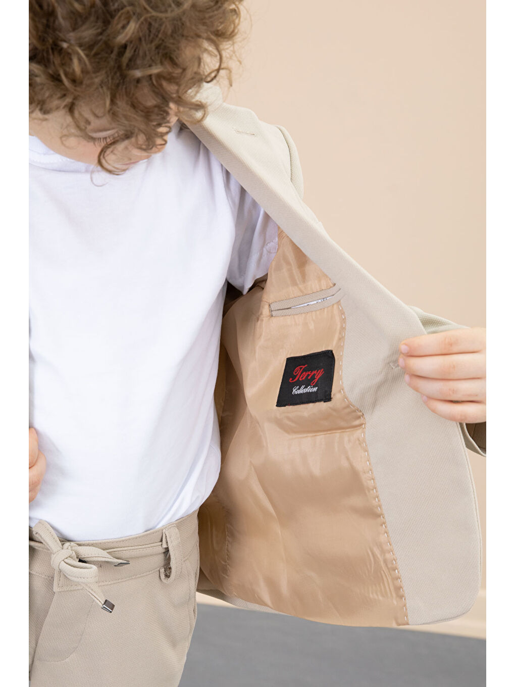 Bej Düğmeli Ceketli Basic Tişörtlü Erkek Çocuk Pantolonlu 3lü Takım Elbise 20721-3