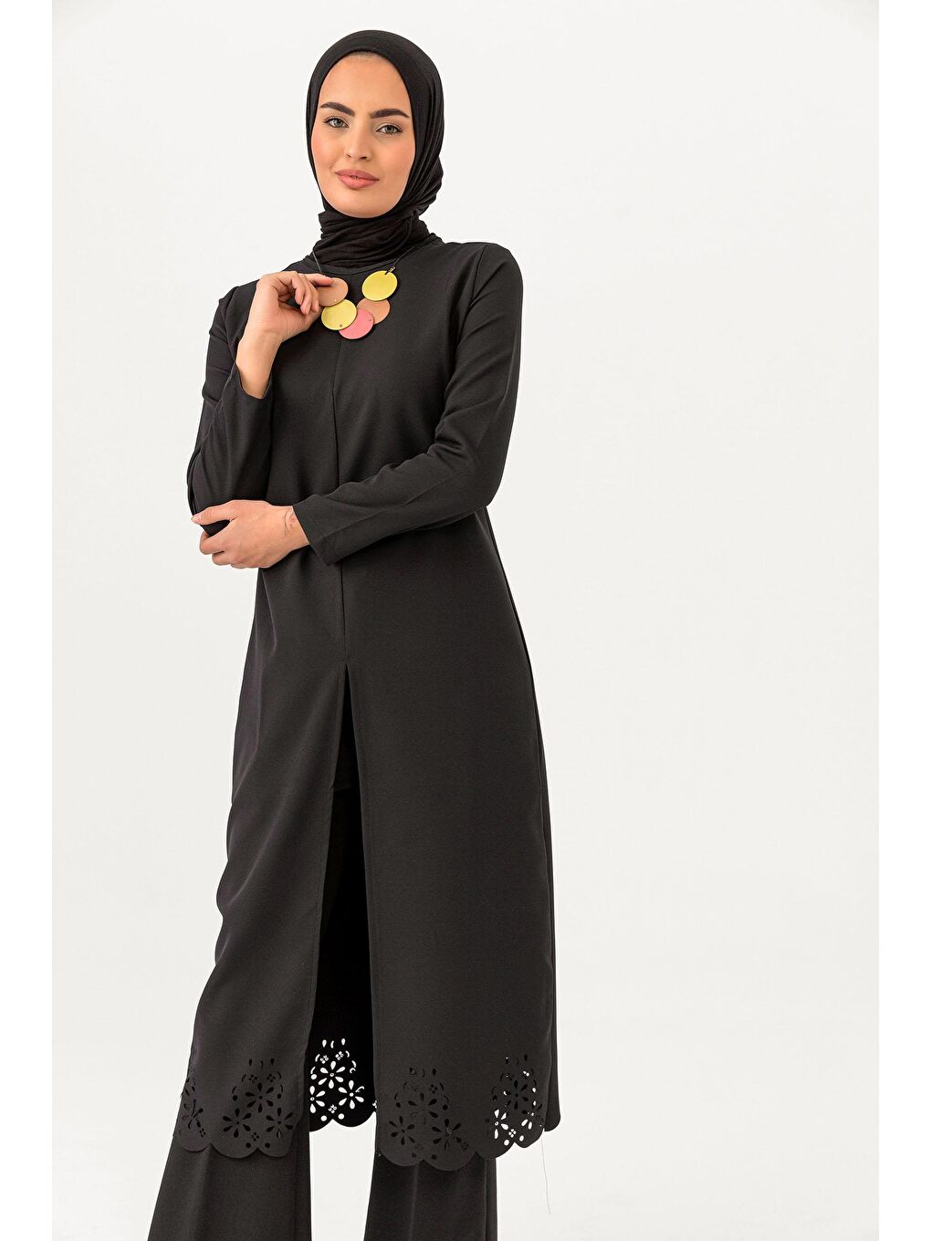 Bisiklet Yaka Kadın Siyah Lazer Kesim Ferace - 3546