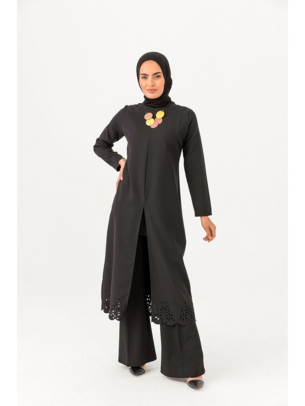 Bisiklet Yaka Kadın Siyah Lazer Kesim Ferace - 3546-1