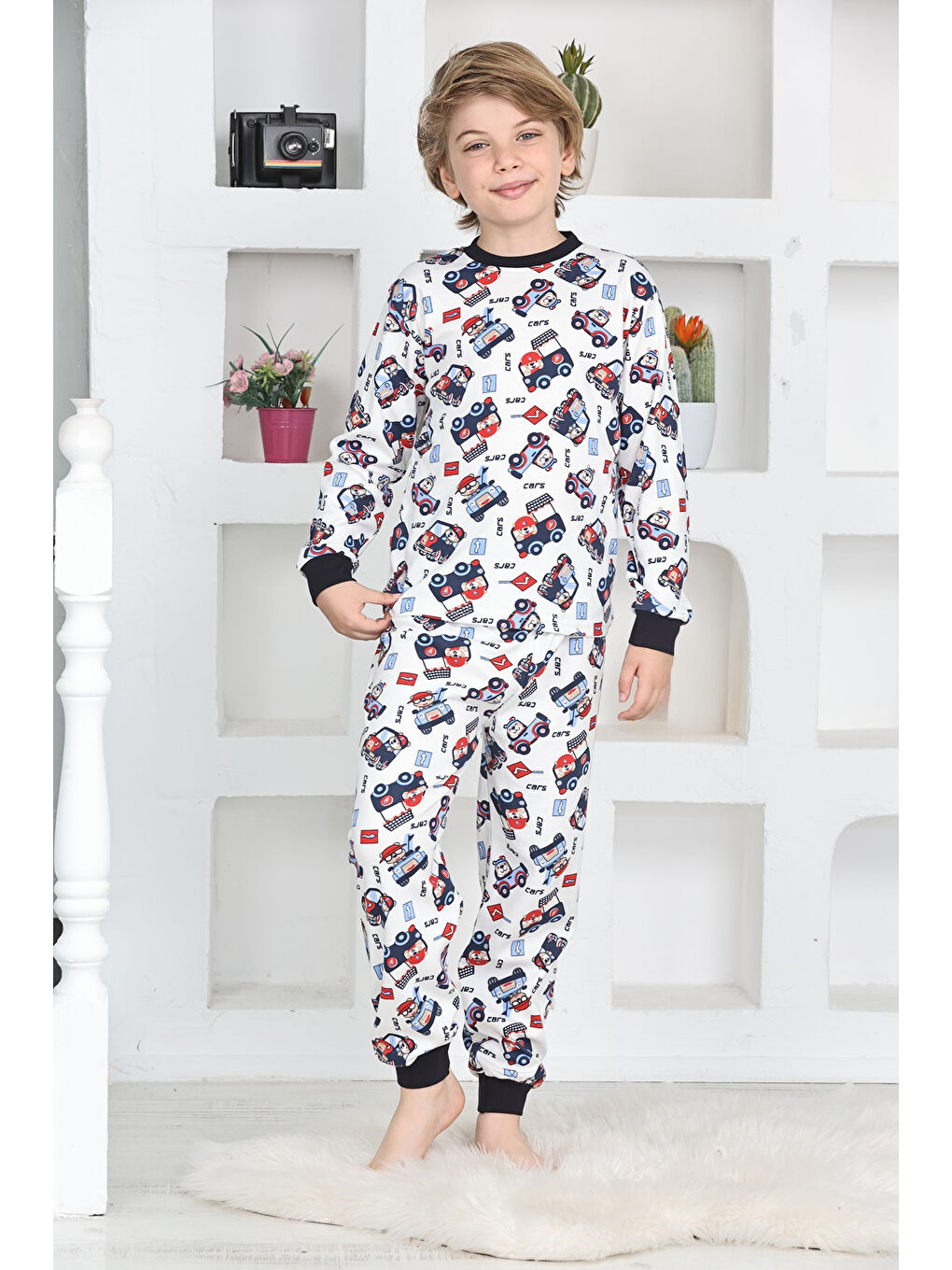 Beyaz Erkek Çocuk Klasik Araba Baskılı Pijama Takımı 4-7 Yaş 12292