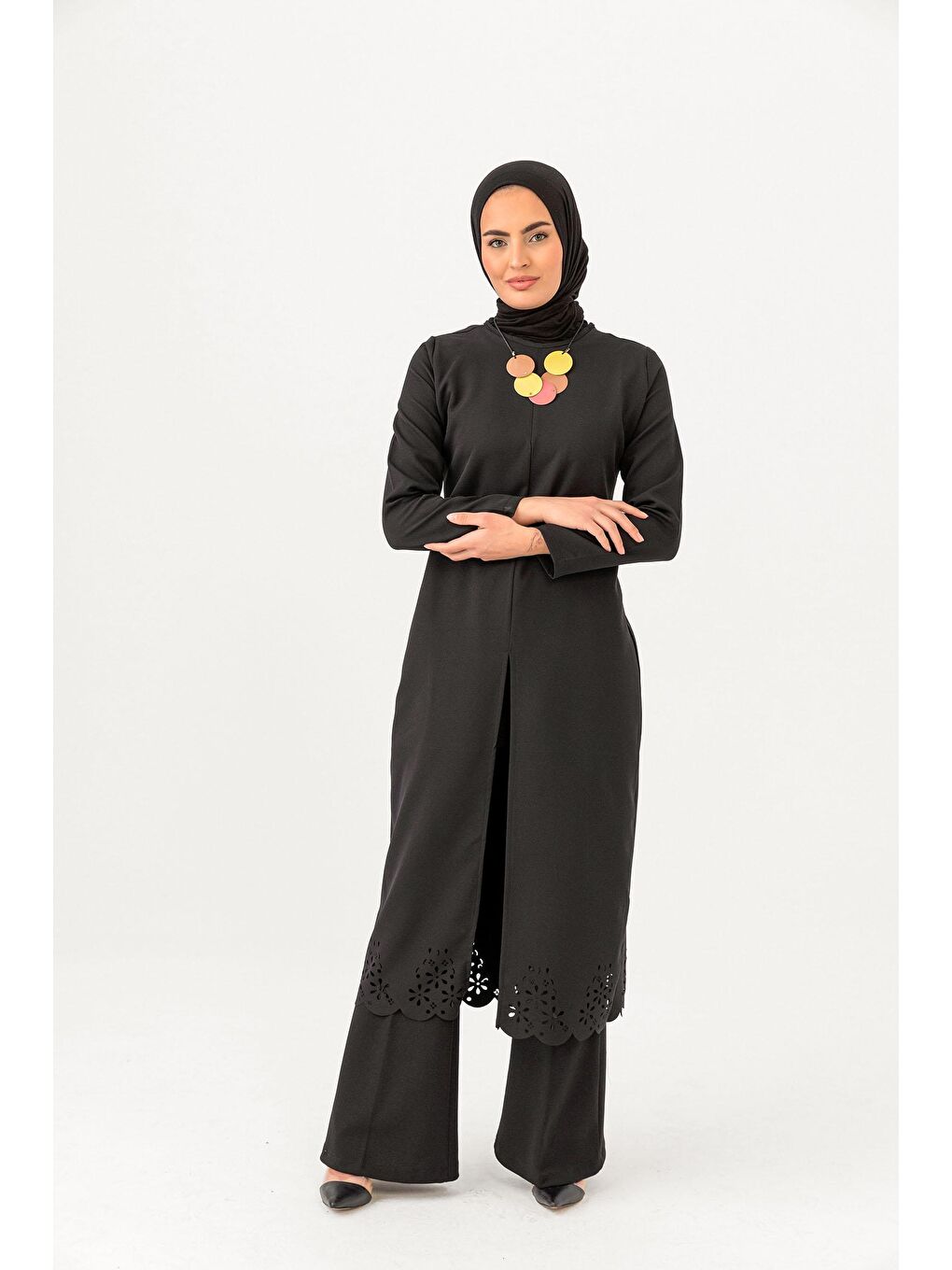 Bisiklet Yaka Kadın Siyah Lazer Kesim Ferace - 3546-2