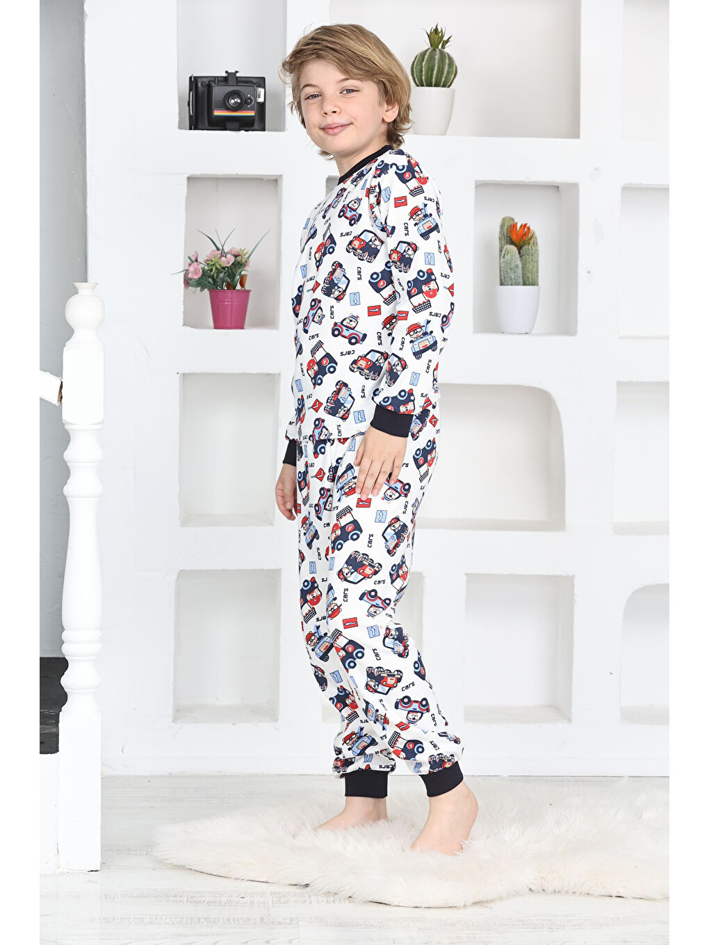 Beyaz Erkek Çocuk Klasik Araba Baskılı Pijama Takımı 4-7 Yaş 12292-2