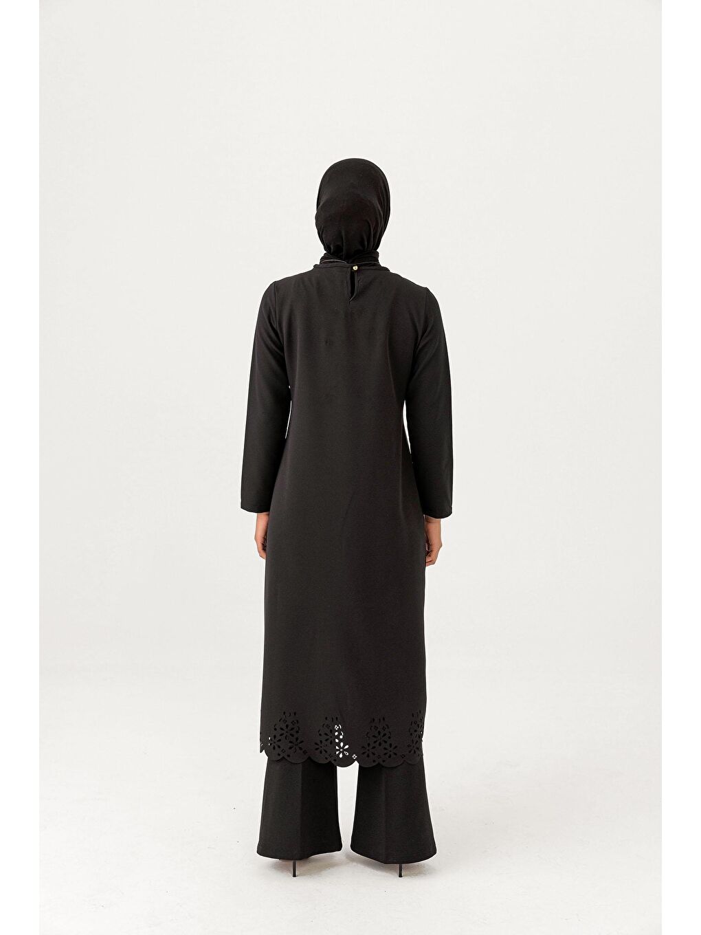 Bisiklet Yaka Kadın Siyah Lazer Kesim Ferace - 3546-4