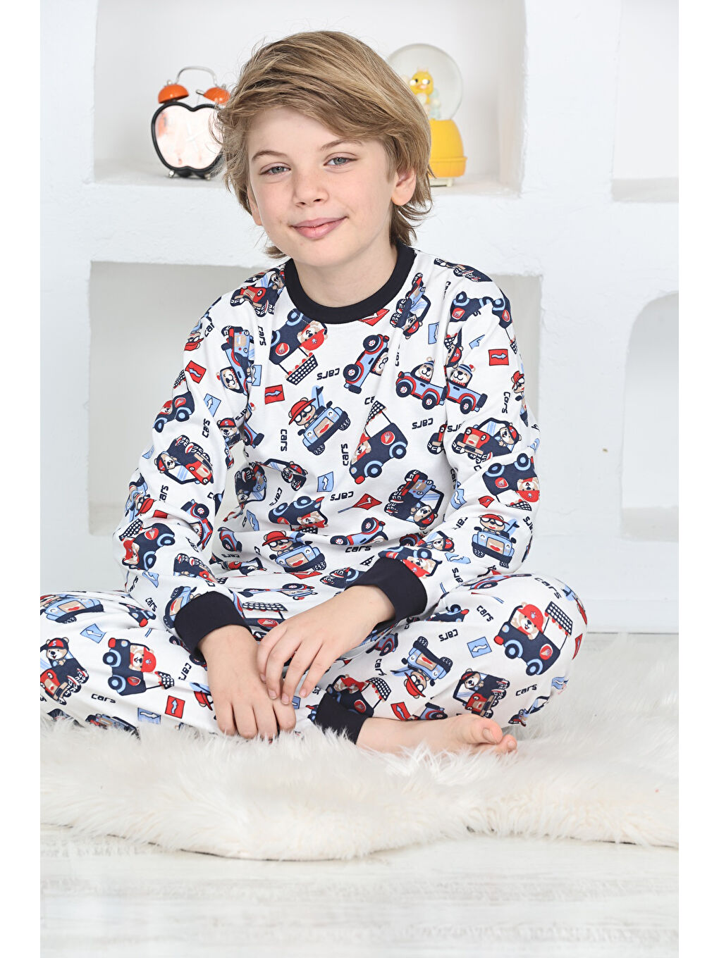 Beyaz Erkek Çocuk Klasik Araba Baskılı Pijama Takımı 4-7 Yaş 12292-3