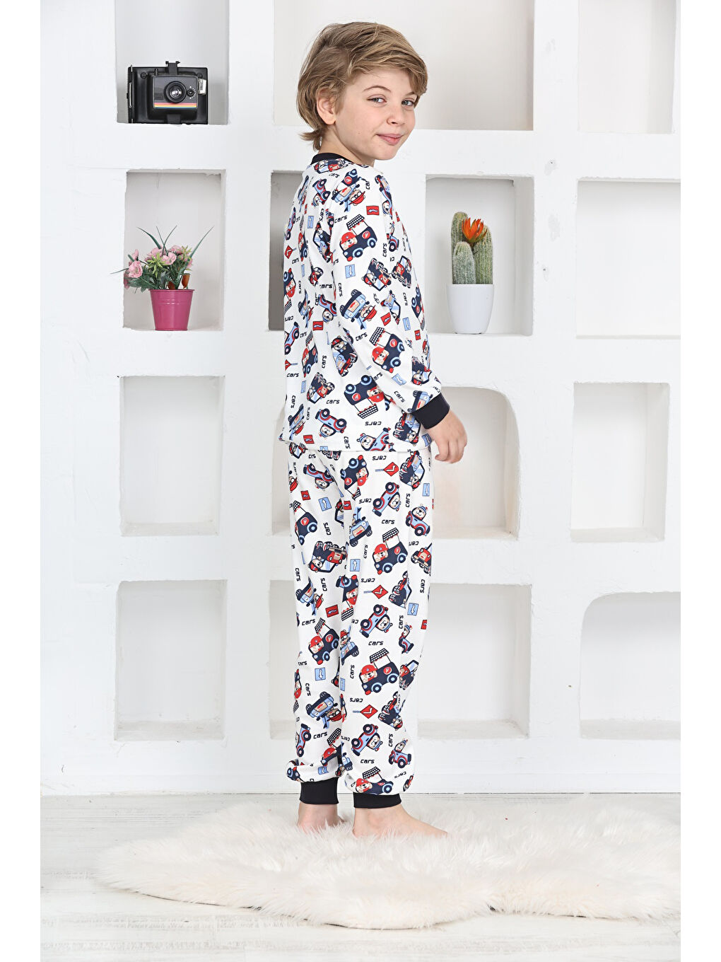 Beyaz Erkek Çocuk Klasik Araba Baskılı Pijama Takımı 4-7 Yaş 12292-4