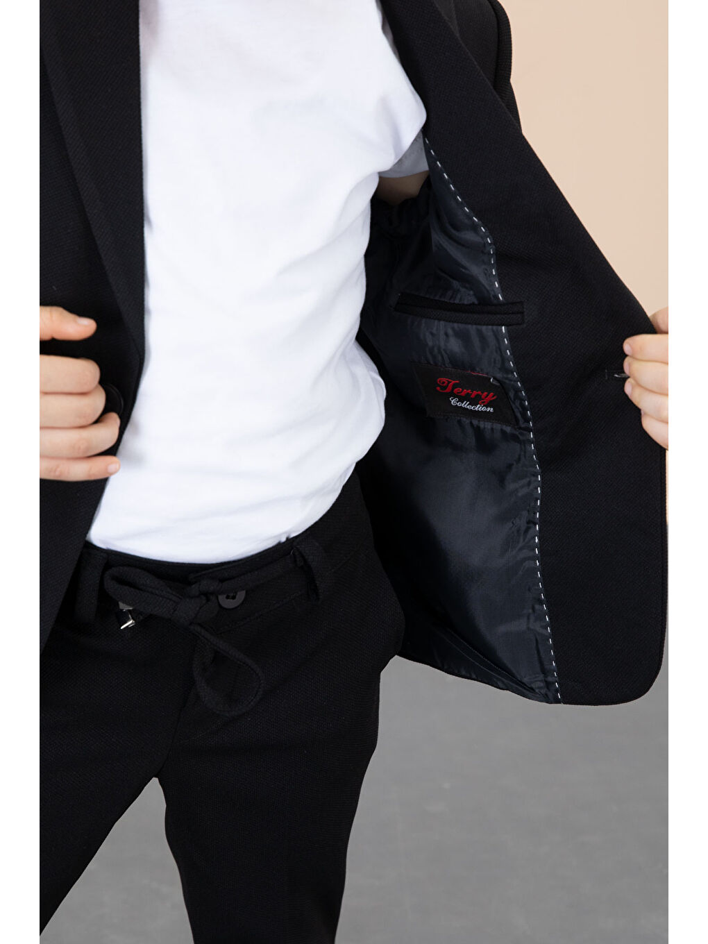 Siyah Düğmeli Ceketli Basic Tişörtlü Erkek Çocuk Pantolonlu 3lü Takım Elbise 20720-3