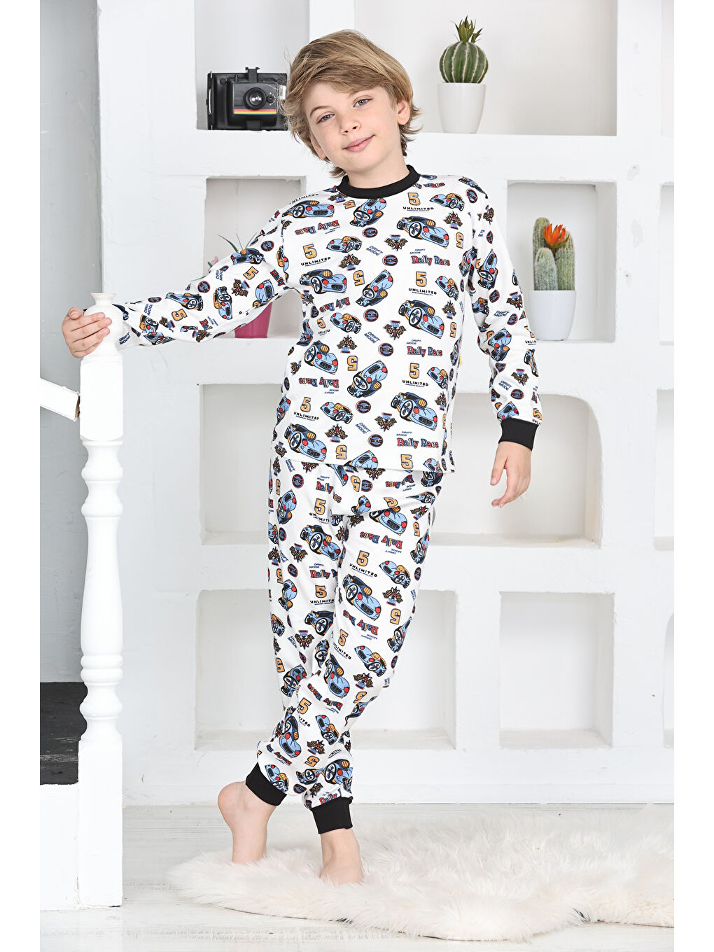 Beyaz Erkek Çocuk Araba Baskılı Pijama Takımı 1-7 Yaş 12290