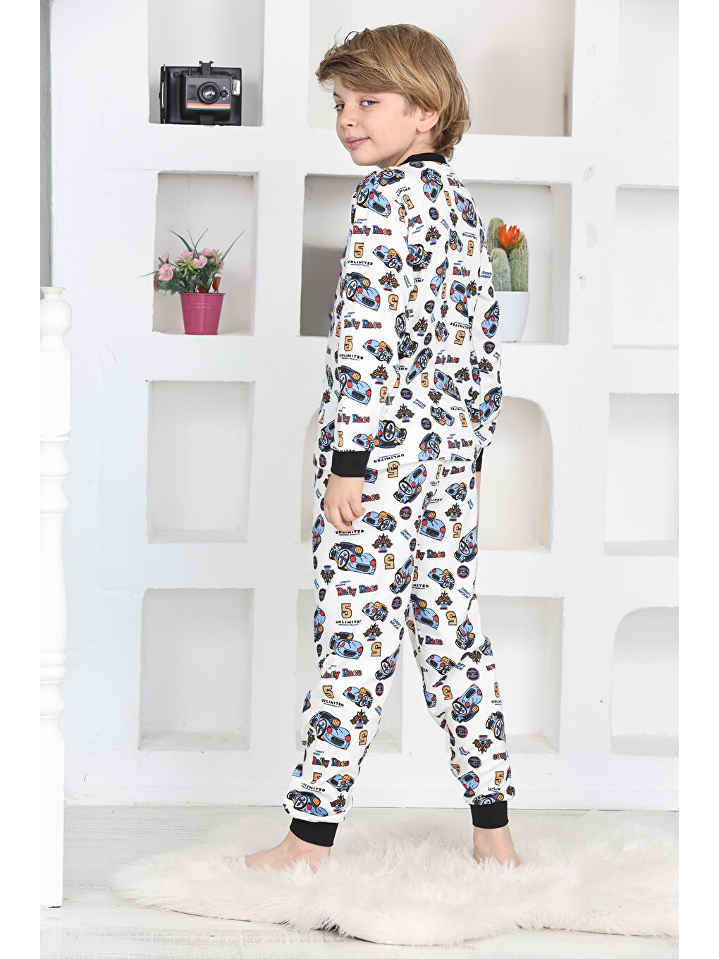 Beyaz Erkek Çocuk Araba Baskılı Pijama Takımı 1-7 Yaş 12290-2