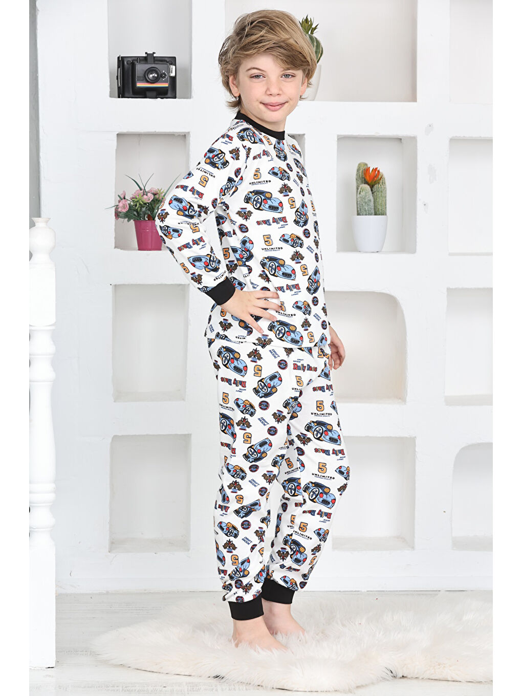 Beyaz Erkek Çocuk Araba Baskılı Pijama Takımı 1-7 Yaş 12290-4