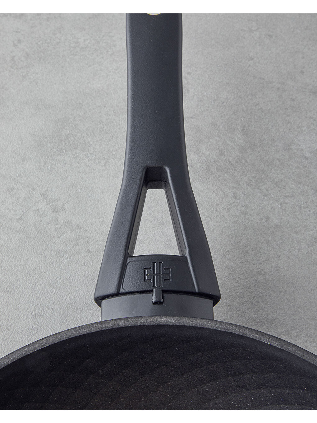 Pro Grade İndüksiyon Tabanlı Tava 24 cm Siyah-1