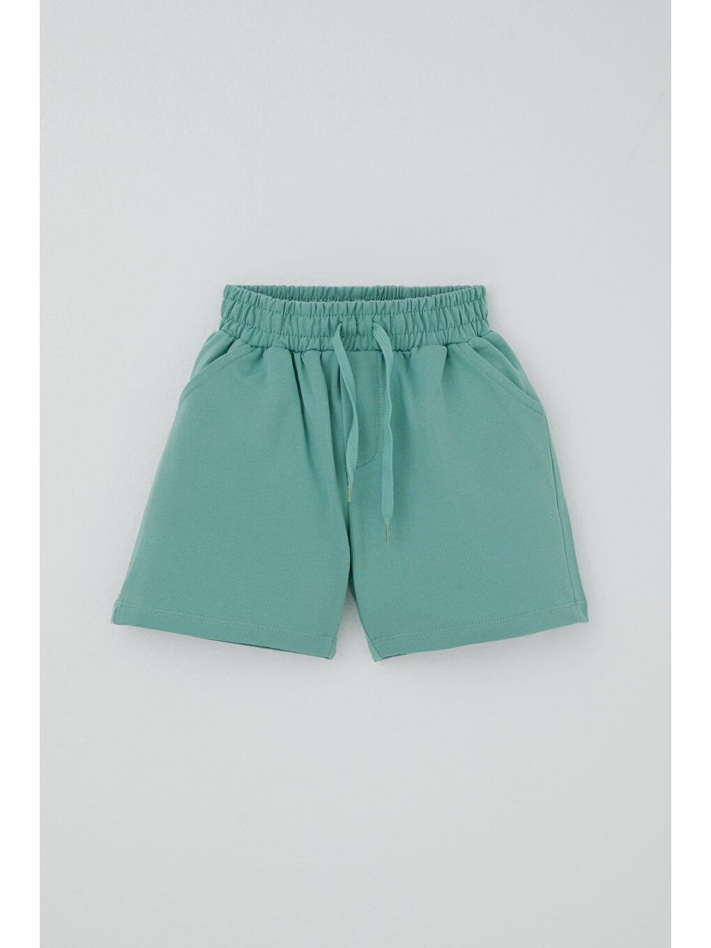 Turkuaz Erkek Çocuk Şort Bağcık Aksesuarlı Cepli Su Yeşili (3-7 Yaş)