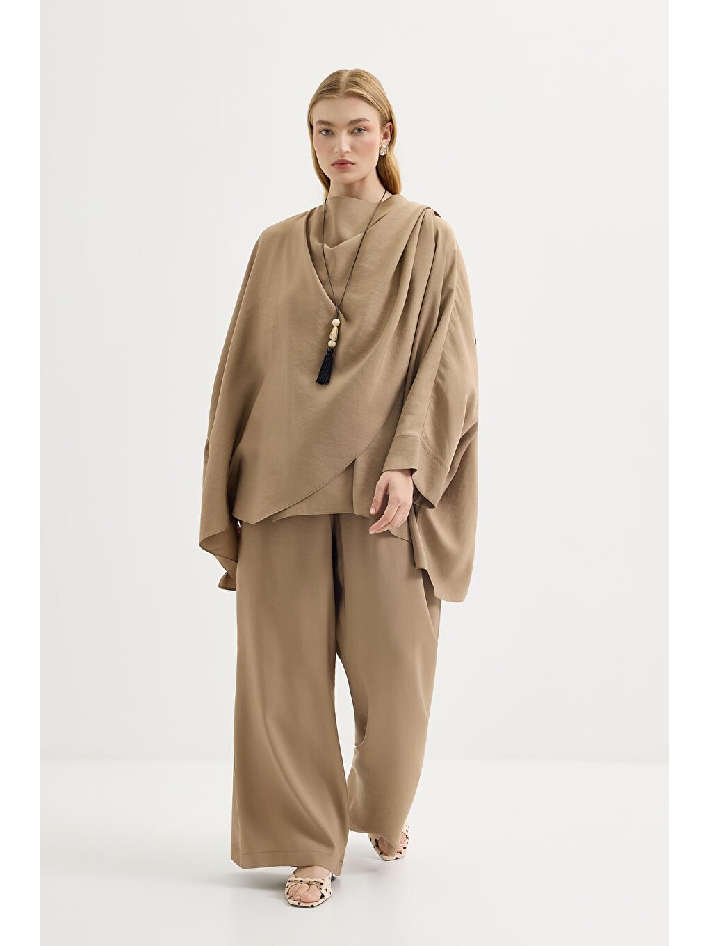 Kahverengi Şal Yaka Modal Tunik Pantolon Takım Camel-2