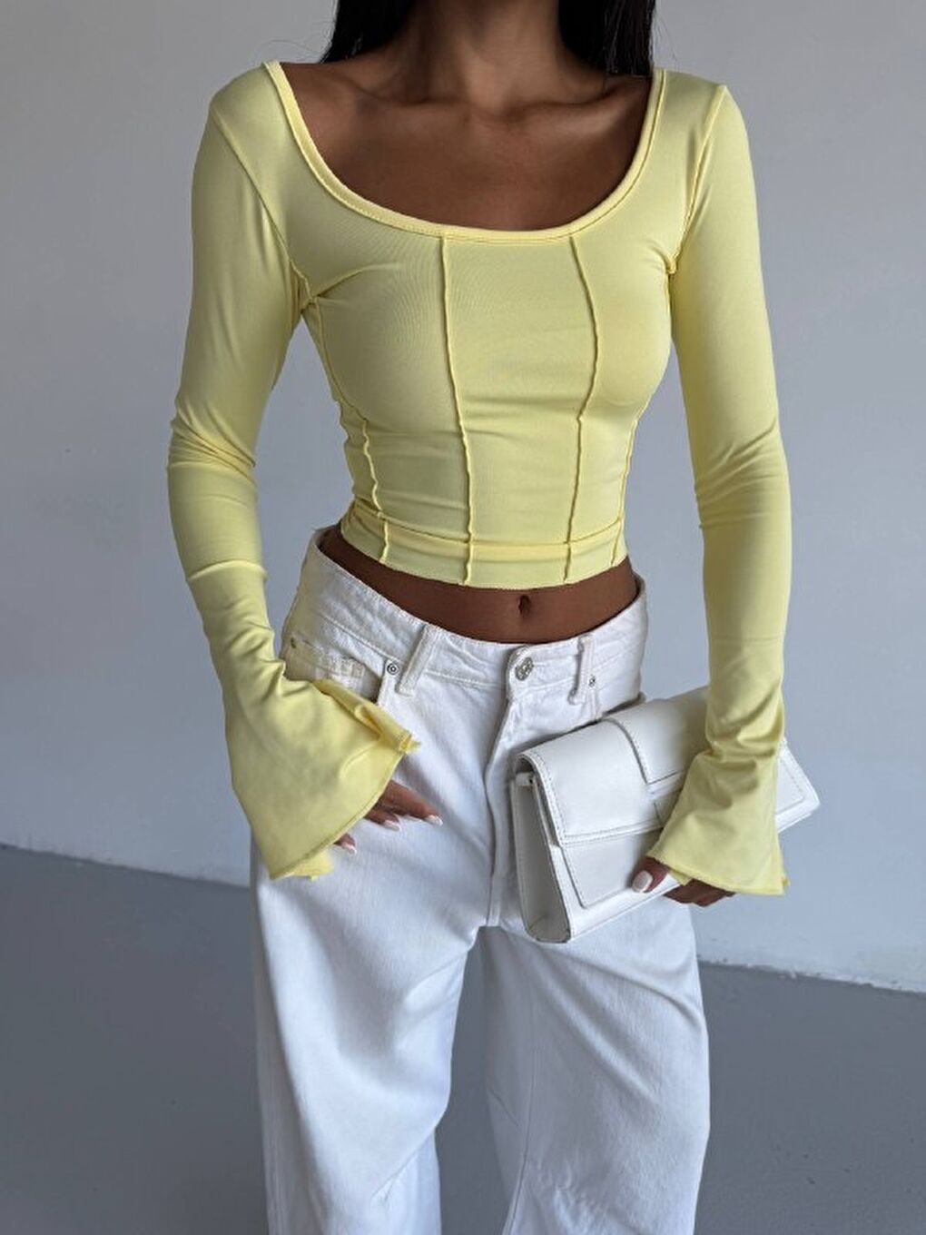 Sarı Dalgıç Kumaş Sırt Bağlamalı Kol Detay Bluz-1