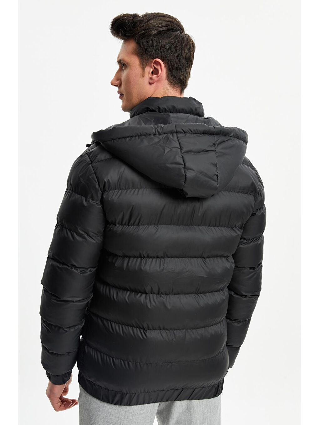 Siyah Erkek Çıkma Kapüşonlu Su ve Rüzgara Dayanıklı Kışlık Şişme Mont DM-450-6