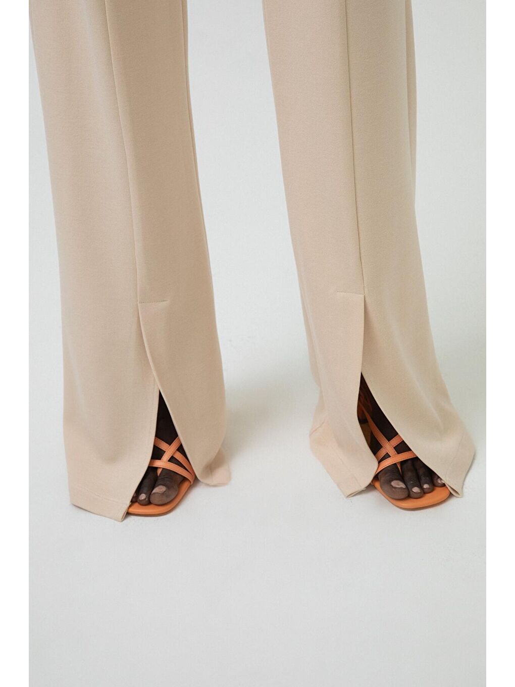 Bej Yırtmaçlı Çelik Pantolon-8