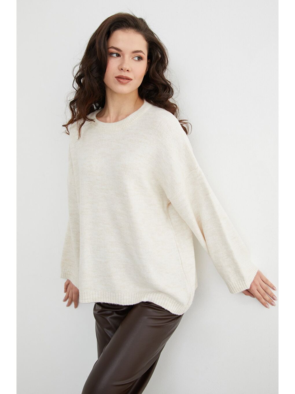 Ekru Basic Bisiklet Yaka Salaş Triko Kazak-1