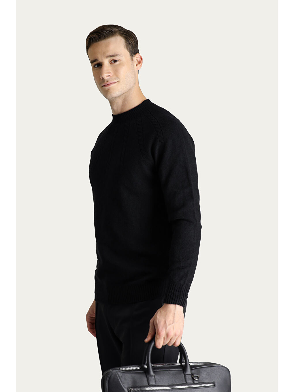 Siyah Bato Yaka Slim Fit Dar Kesim Dikişsiz Desenli Triko Büyük Beden Kazak-1