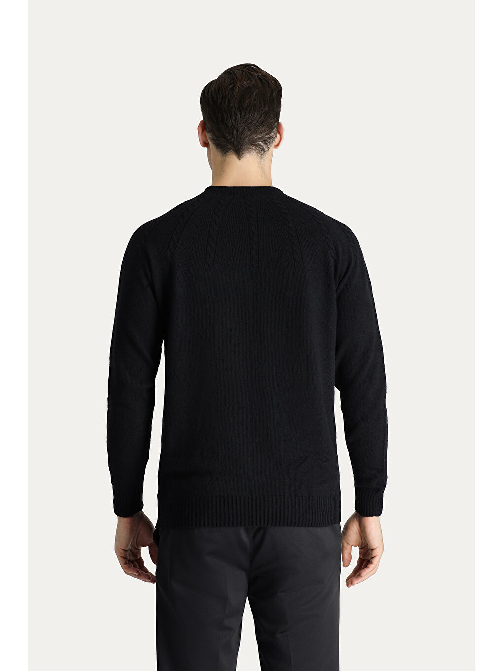 Siyah Bato Yaka Slim Fit Dar Kesim Dikişsiz Desenli Triko Büyük Beden Kazak-3