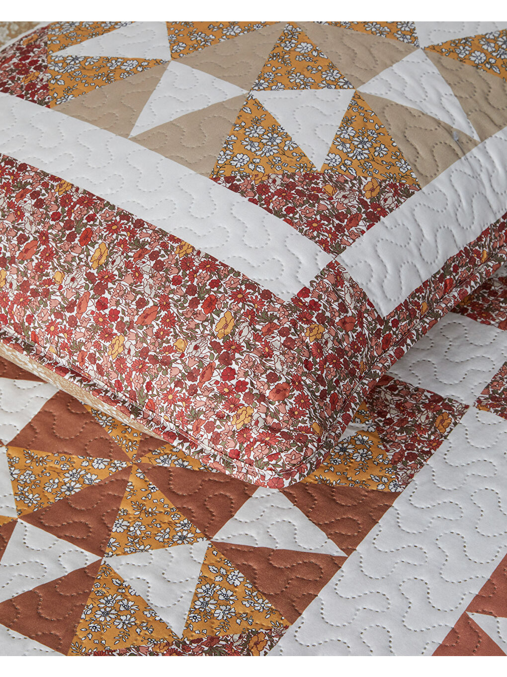 English Home Kahverengi Vintage Lace Patchwork Çok Amaçlı King Size Yatak Örtüsü Takımı Terracotta - 3