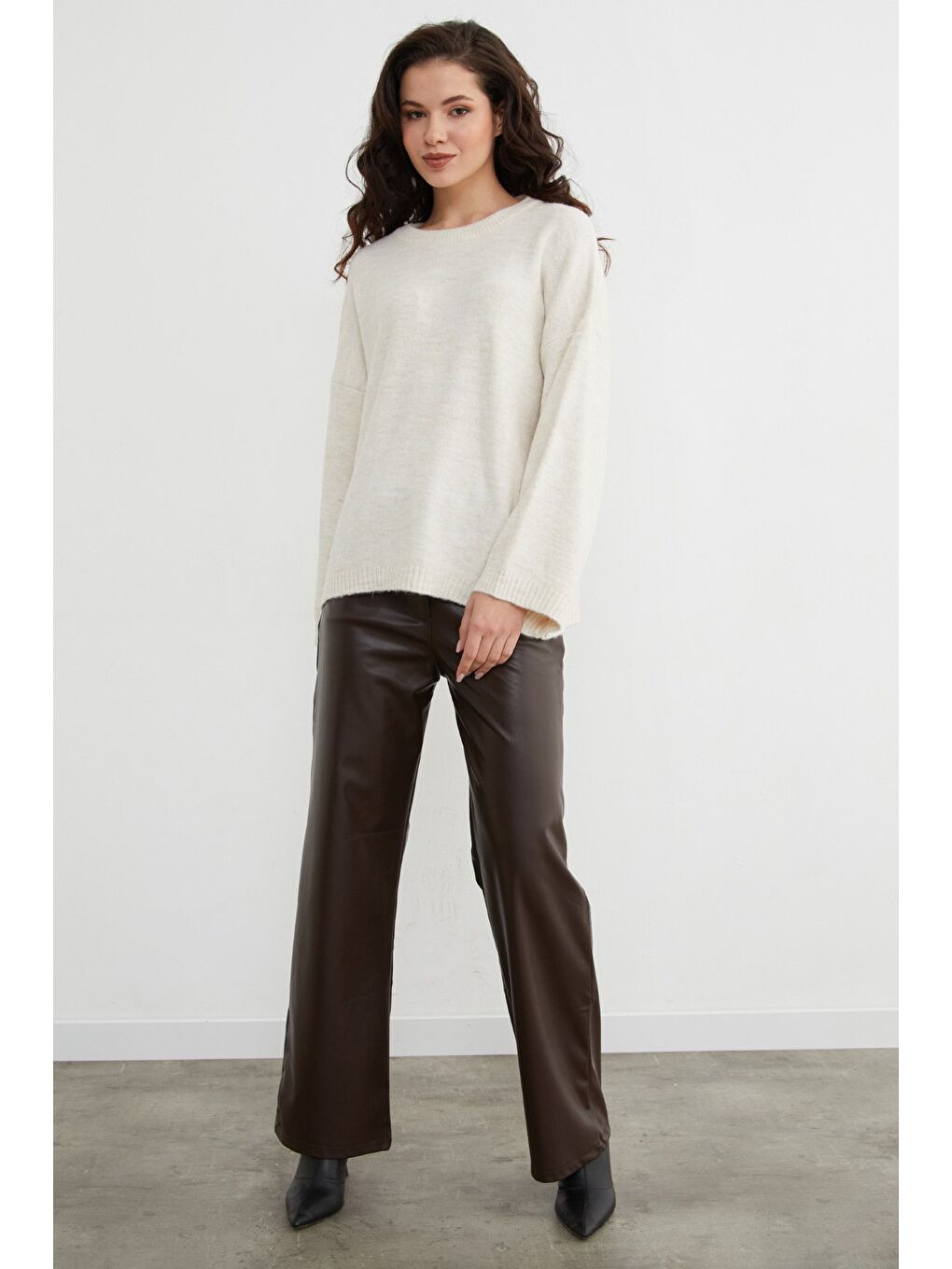 Ekru Basic Bisiklet Yaka Salaş Triko Kazak-3