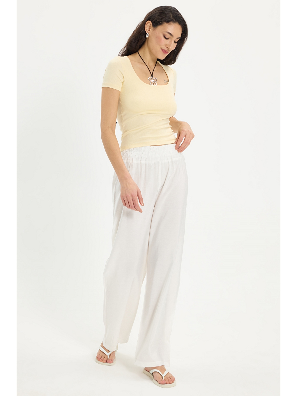Kadın Relax Fit Rahat Kesim Beli Lastikli Ekru Pantolon-2