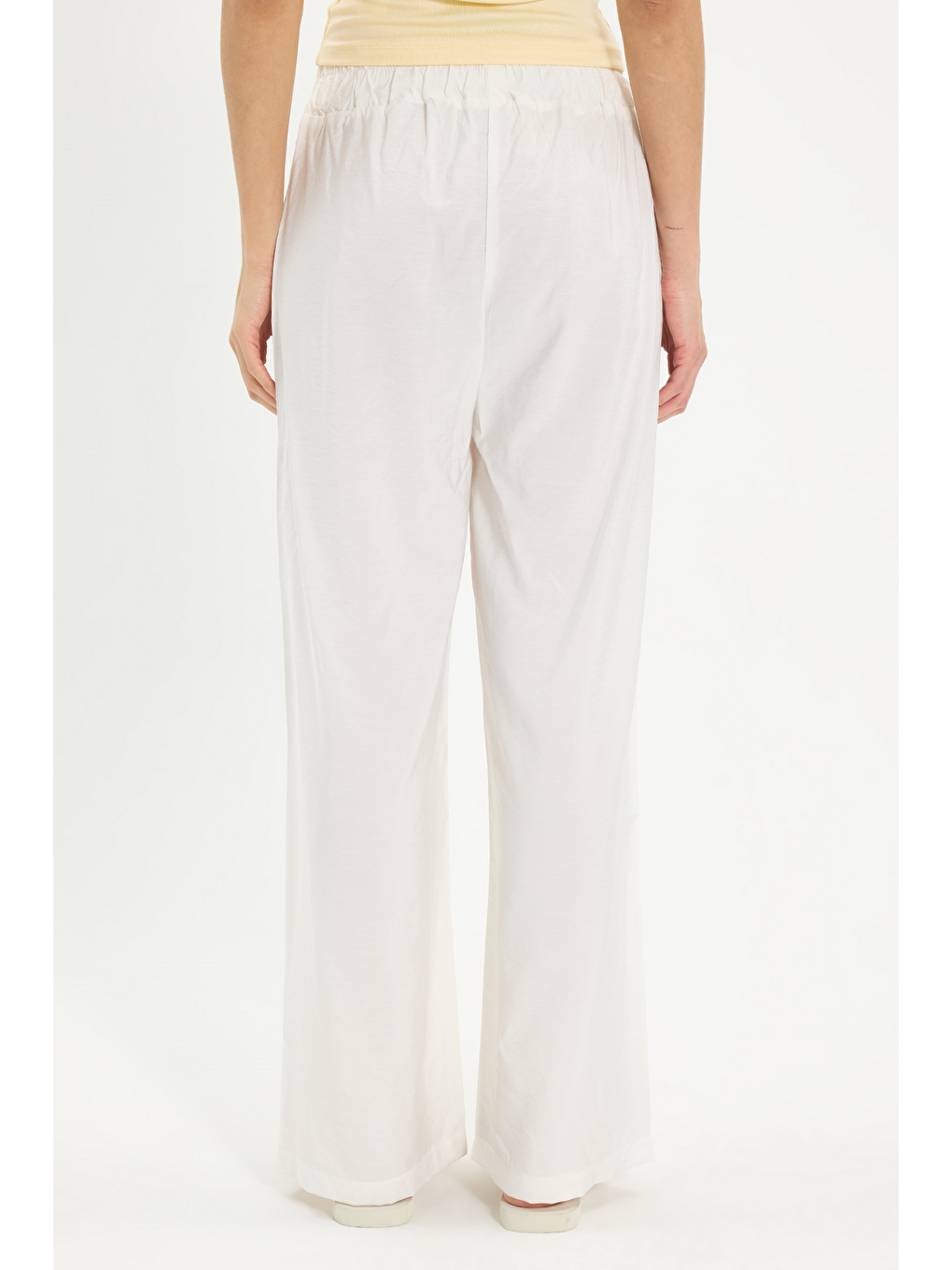 Kadın Relax Fit Rahat Kesim Beli Lastikli Ekru Pantolon-5