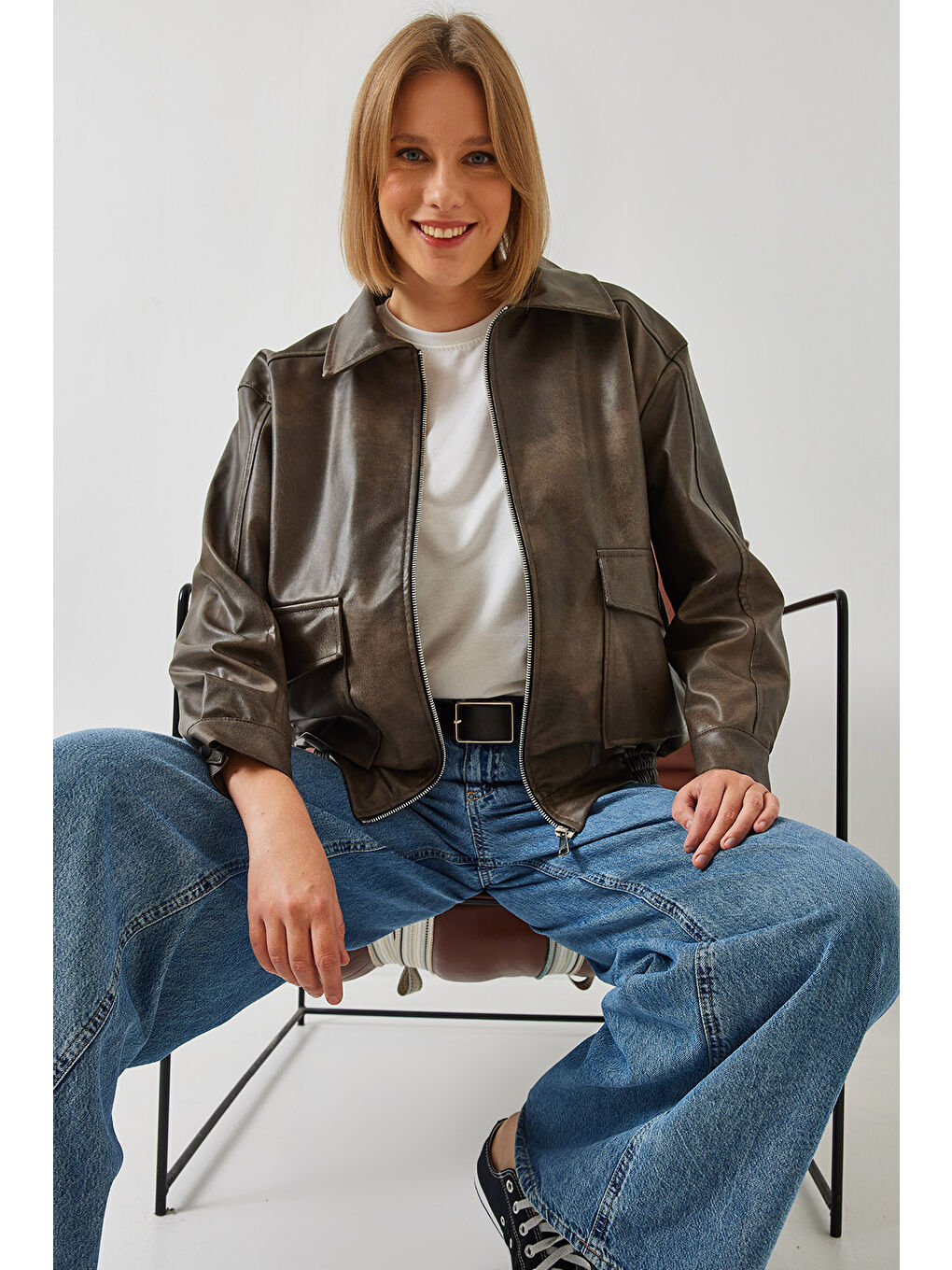 Bej Kadın Gömlek Yaka Eskitme Deri Ceket